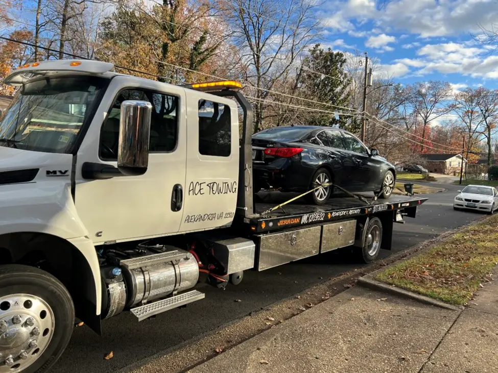 The Hidden Risks of Waiting Too Long to Call a Tow Truck After an Accident