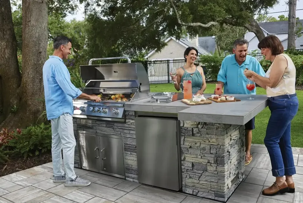 Backyard Living with Outdoor Cooking Gas Grills