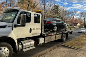 The Hidden Risks of Waiting Too Long to Call a Tow Truck After an Accident